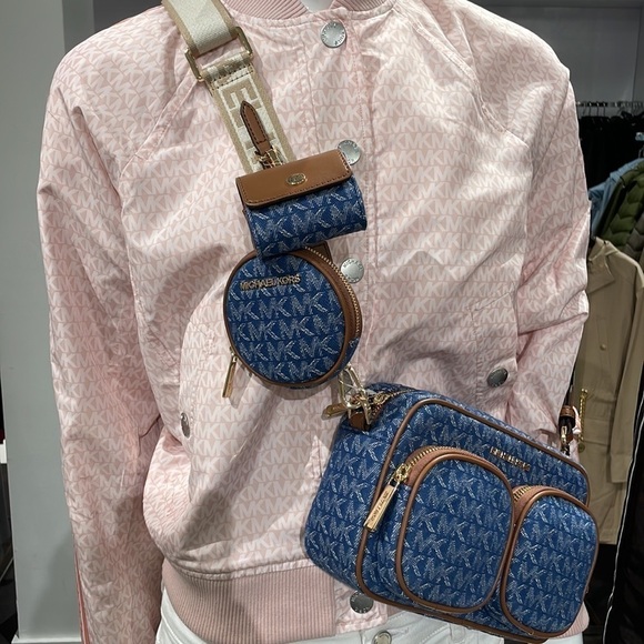 Michael Kors Handbags - Michael Kors Denim 💙Jet set travel pocket
crossbody tech pouches AirPods case